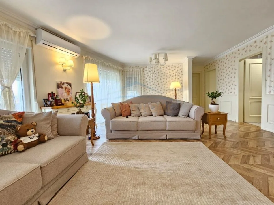 Tirane, jepet me qera apartament 2+1+Aneks+Ballkon Kati 3, 110 m² 1.000 € (kodra e diellit)