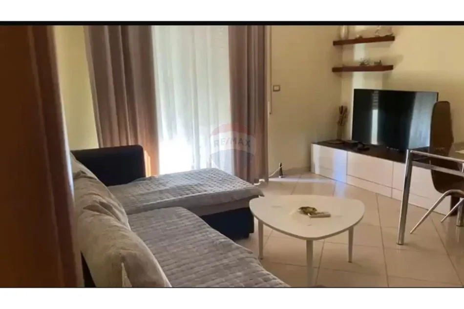 Tirane, jepet me qera apartament 2+1 Kati 3, 98 m² 400 € (Astir)