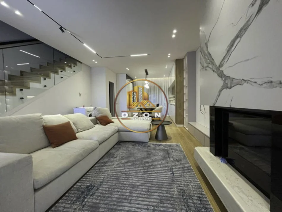 Tirane, jepet me qera Vile 3+1 Kati 3, 201 m² 3.000 € (teg)