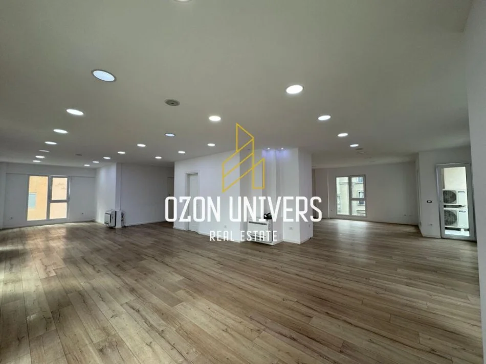 Tirane, jepet me qera ambjent biznesi Kati 2, 170 m² 2.300 € (Rruga e Elbasanit)