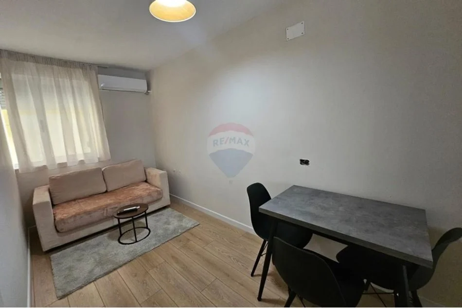 Tirane, jepet me qera garsonier 1+1 Kati 3, 50 m² 490 € (Rruga Bogdanve)
