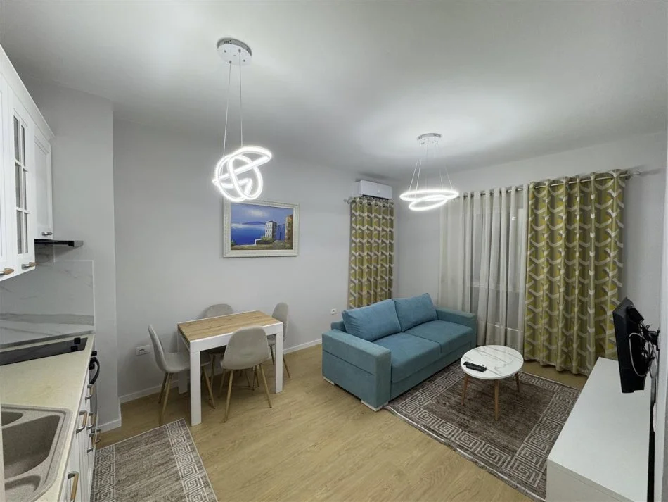 Tirane, jap me qera apartament 1+1+Ballkon Kati 5, 70 m² (Rruga Bardhyl, afer bar Oslo)
