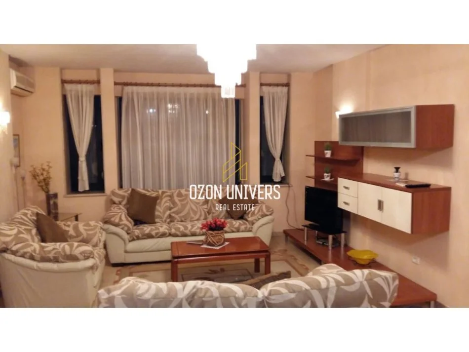Tirane, jepet me qera apartament 2+1 Kati 7, 111 m² 1.000 € (Bulevardi Deshmoret e Kombit)