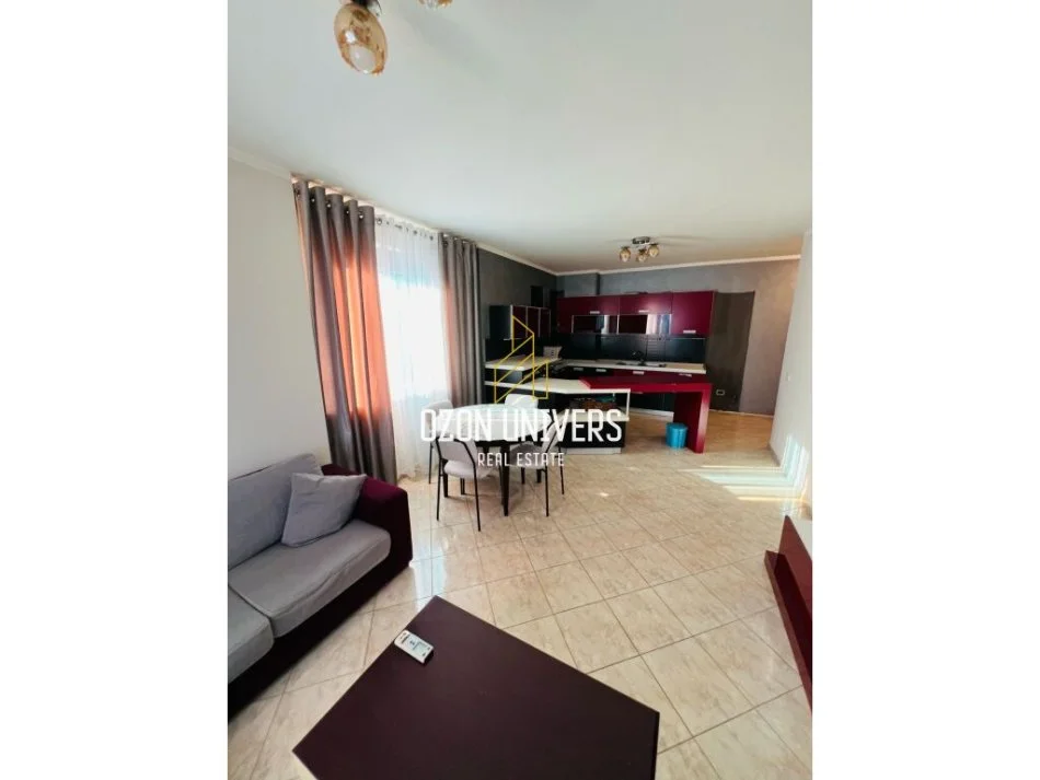 Tirane, jepet me qera apartament 2+1 Kati 10, 105 m² 600 € 