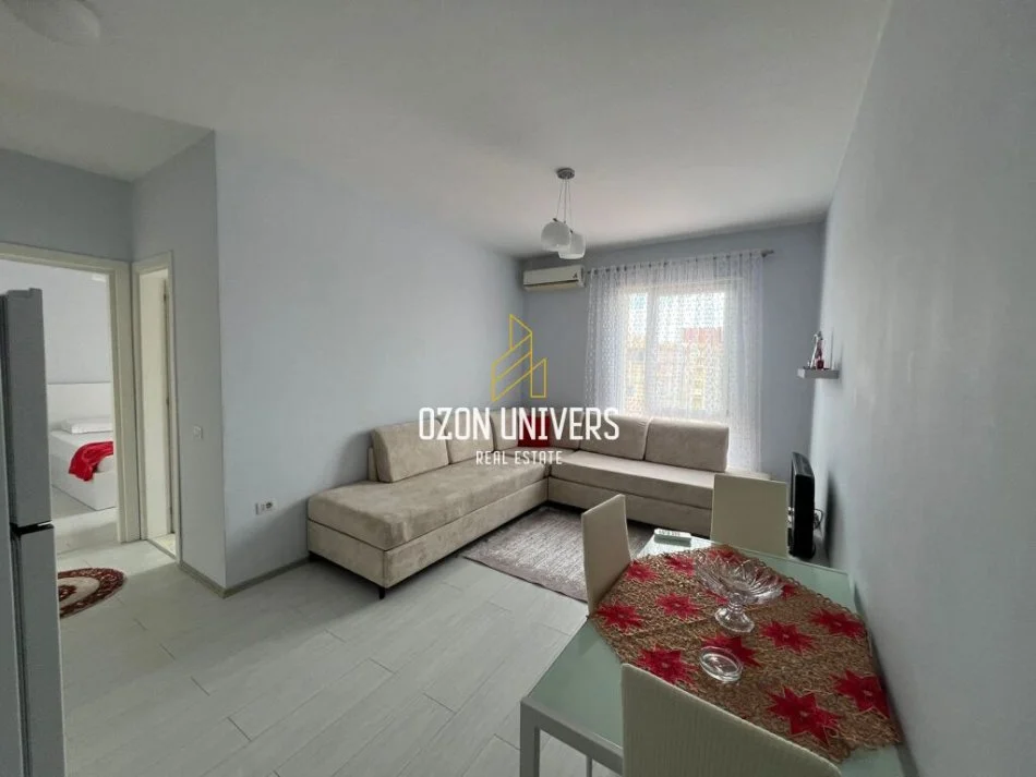 Tirane, jepet me qera apartament 1+1 Kati 6, 55 m² 650 € (Laprake)