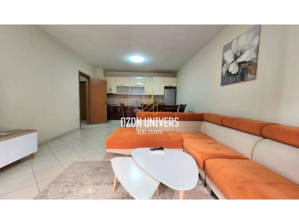 Tirane, jepet me qera apartament 2+1 Kati 4, 110 m² 500 € (astir)
