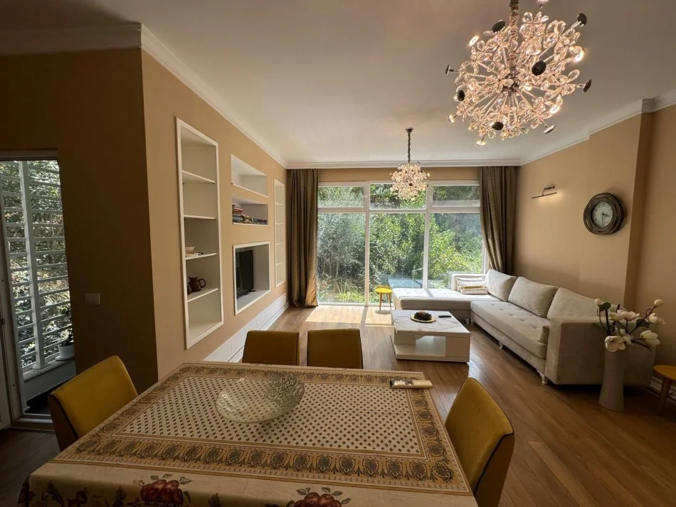 Tirane, jepet me qera apartament 2+1 Kati 3, 90 m² 850 € (Liqeni i Thate)