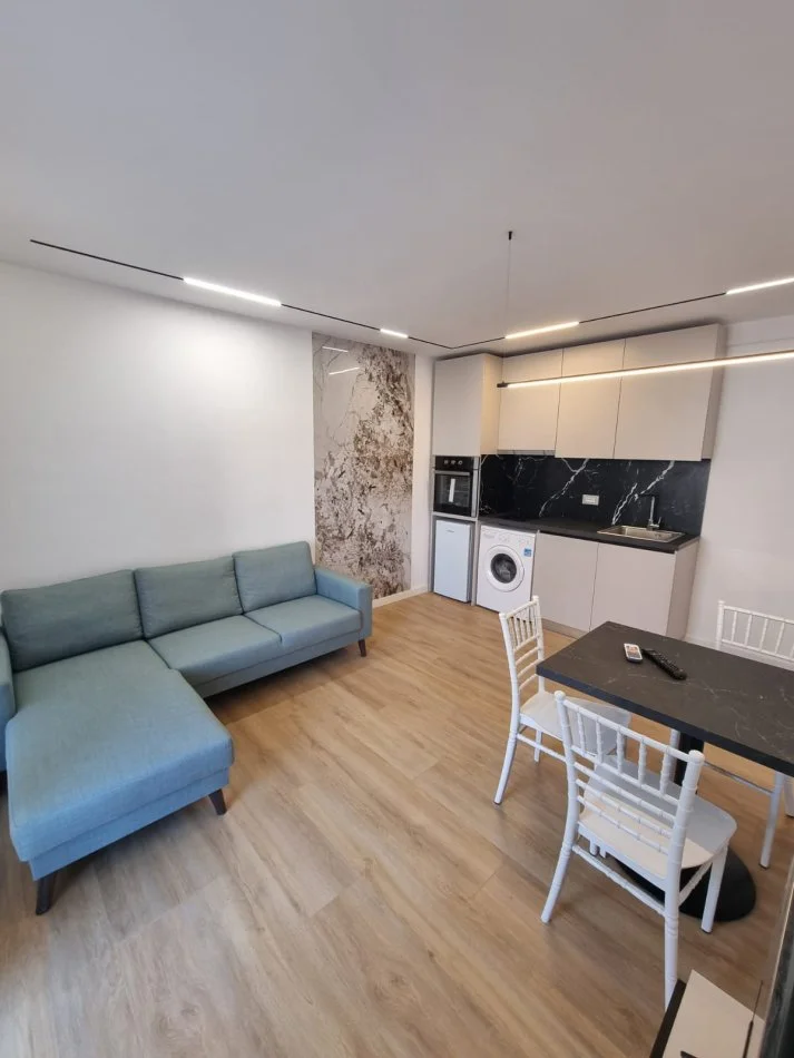 Tirane, shiten Dy Apartamente 1+1+Ballkon, Kati 2 pallat ekzistues, 79 m², 195.000 € e diskutueshme (Rruga Petro Marko perballe Harry Fultz, Tirane)