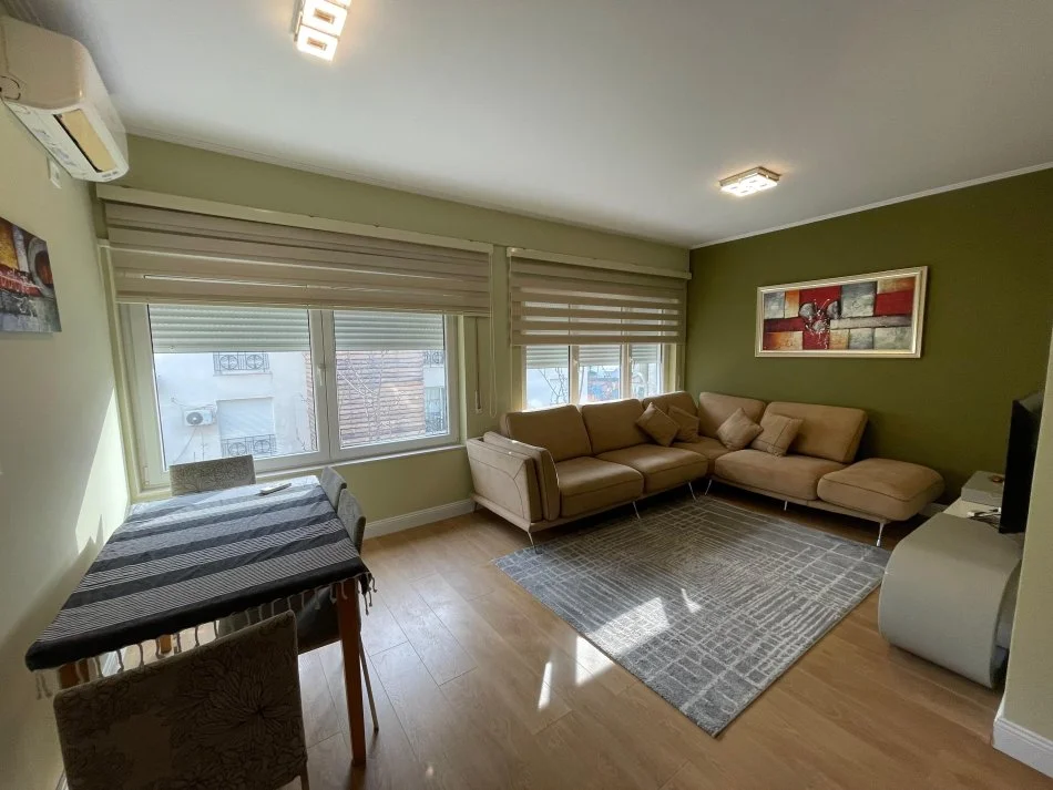 Tirane, jepet me qera apartament 2+1+Ballkon Kati 2, 90 m² 700 € (Kodra e Diellit)