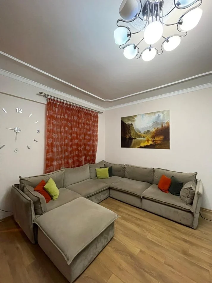 Tirane, jepet me qera apartament 2+1 Kati 2, 89 m² 750 € (Kompleksi FZ)