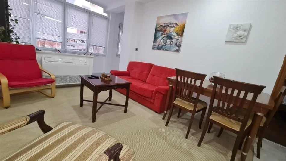 Tirane, jap me qera apartament 1+1 Kati 2, 60 m² 600 € (Bllok, afer Juridikut)