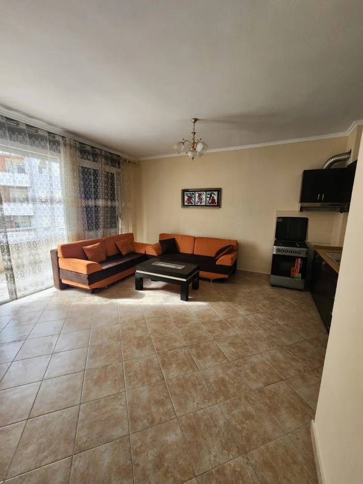 Tirane, jepet me qera apartament 1+1+Ballkon Kati 4, 60 m² 400 € (Astir)
