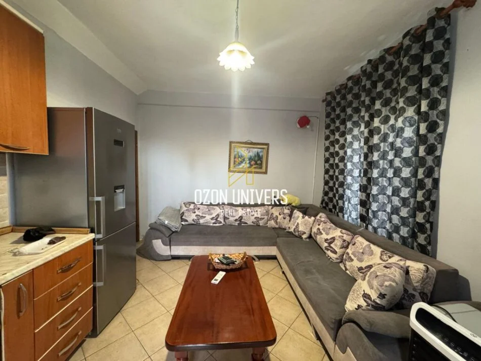Tirane, jepet me qera apartament 2+1+Ballkon Kati 2, 70 m² 450 € (Kombinat)