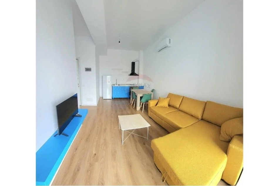 Tirane, jepet me qera apartament 1+1 Kati 2, 67 m² 400 € (Ali Demi)
