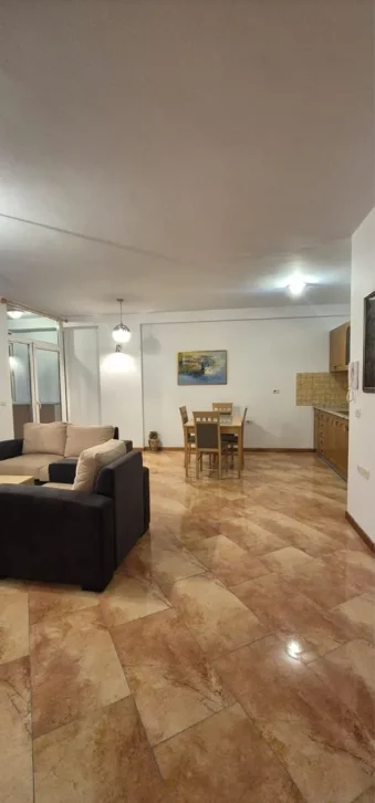 Tirane, jepet me qera apartament 3+1 Kati 3, 135 m² 1.100 € (Myslym Shyri)