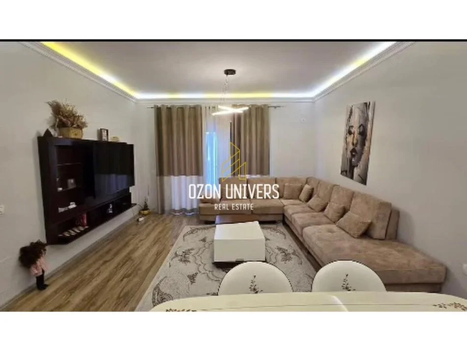 Tirane, shitet 3+1 Kati 5, 140 m² 260.000 € (Unaza E re)