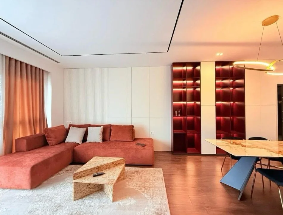 Tirane, jepet me qera apartament 3+1 Kati 8, 140 m² 2.500 € (21 Dhjetori)