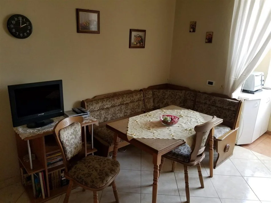 Tirane, jap me qera apartament 2+1+Ballkon Kati 4, 87 m² 400 € (Pazari i Ri)