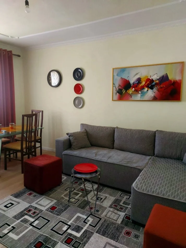 Tirane, jap me qera apartament 1+1+Ballkon Kati 5, 60 m² 450 € (Ali Dem, afer Big Market)