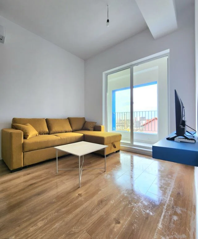 Durres, jepet me qera apartament 1+1 Kati 2, 65 m² 360 € (Ali Demi)