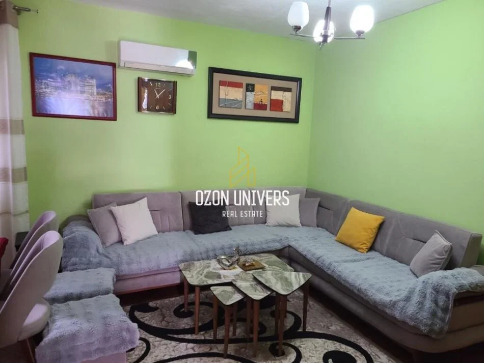 Shqiperi, shitet Vile 2+1 Kati 1, 329 m² 160.000 € (kamez)