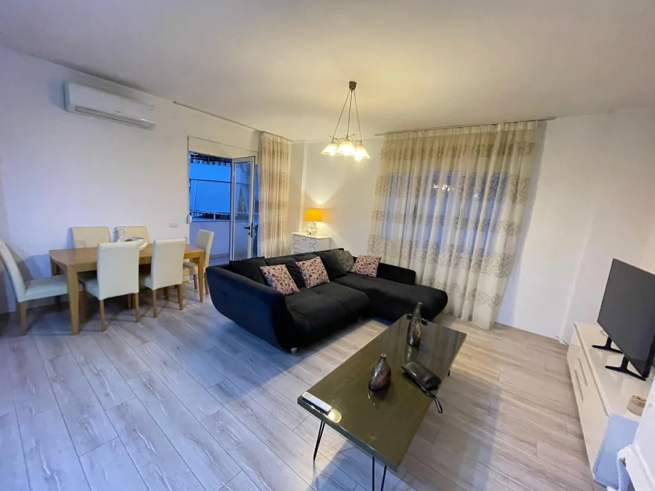 Tirane, shitet apartament 1+1 Kati 2, 85 m² 180.000 € (Kopshti Zoologjik)