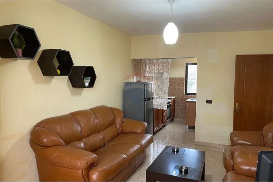Tirane, jepet me qera apartament 1+1 Kati 5, 67 m² 350 € (Shkolla Baletit)