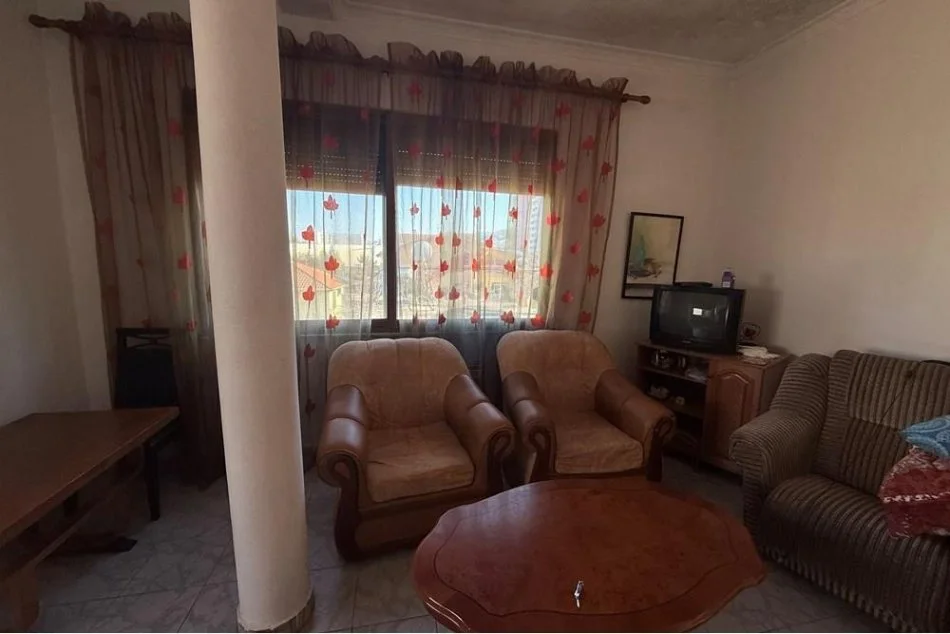 Tirane, jepet me qera apartament 2+1 Kati 3, 80 m² 350 € (Fabrika Miellit)