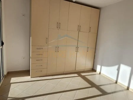 Tirane, shitet apartament 1+1 Kati 4, 64 m² 