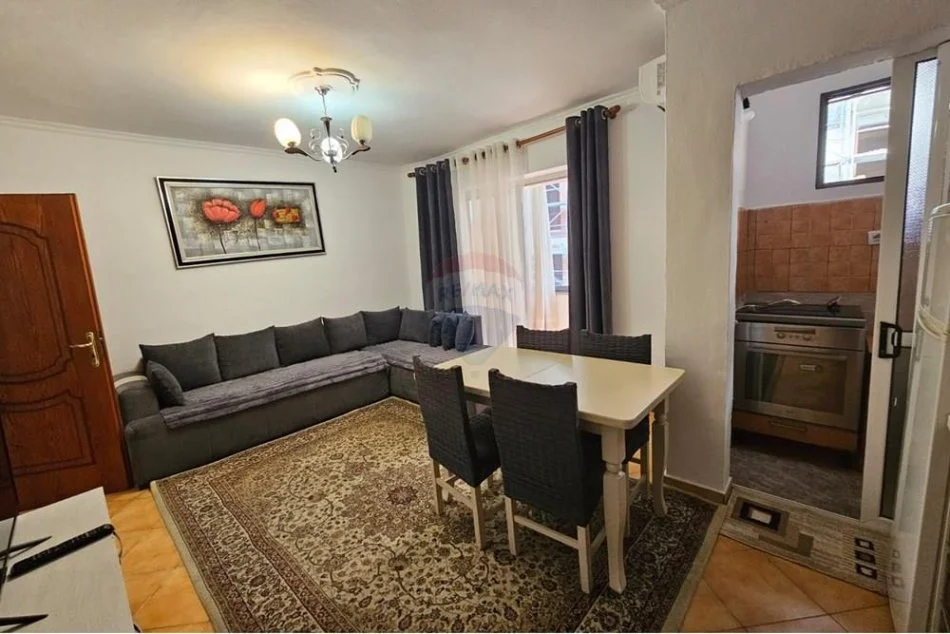 Tirane, jepet me qera apartament 1+1 Kati 3, 62 m² 450 € (Ali Demi)