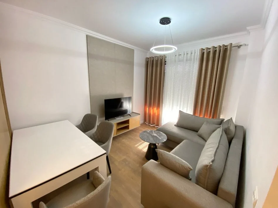 Tirane, jepet me qera apartament 2+1 Kati 8, 75 m² 750 € (Don Bosko)
