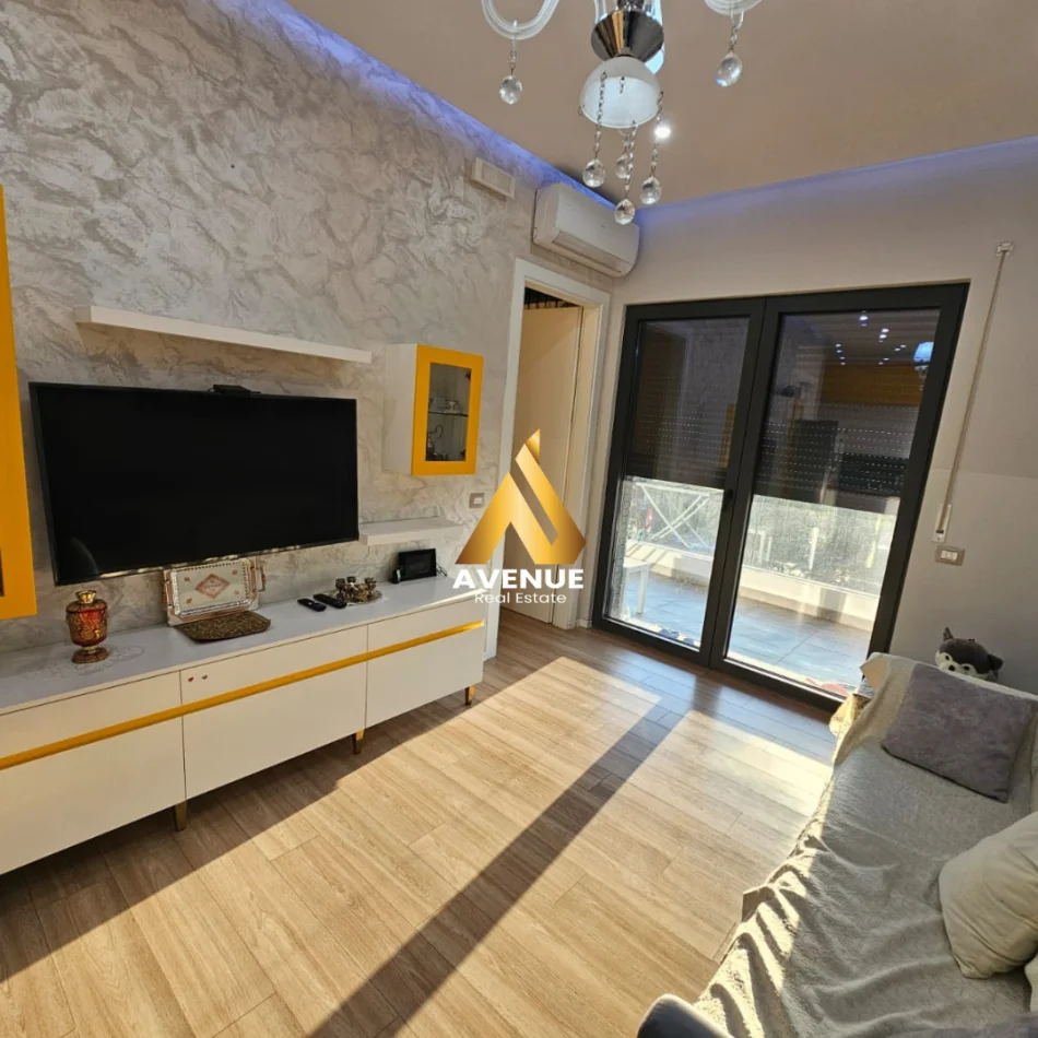 Tirane, jepet me qera apartament 1+1 Kati 3, 60 m² 800 € (Kompleksi Delijorgji)