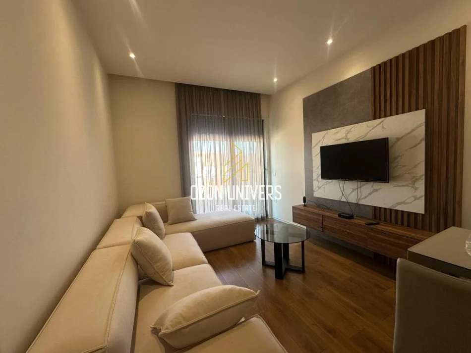 Tirane, jepet me qera apartament 1+1+Ballkon Kati 8, 72 m² 850 € (Kompleksi Delijorgji, Rruga e Kavajës)