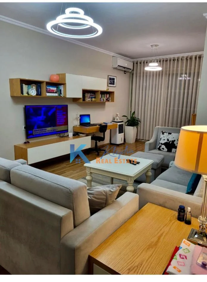 Tirane, jap me qera apartament 2+1+Ballkon Kati 5, 100 m² 700 € (Don Bosko)