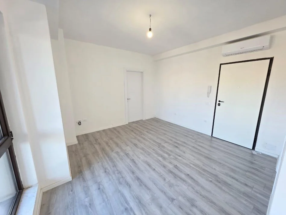 Tirane, jepet me qera ambjent biznesi Kati 1, 58 m² 500 € (Myslym Shyri)