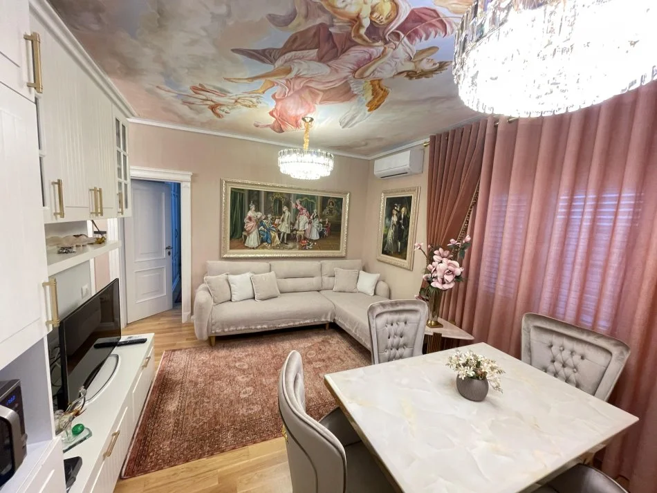 Tirane, jepet me qera apartament 2+1 Kati 9, 83 m² 1.300 € (Myslym Shyri)