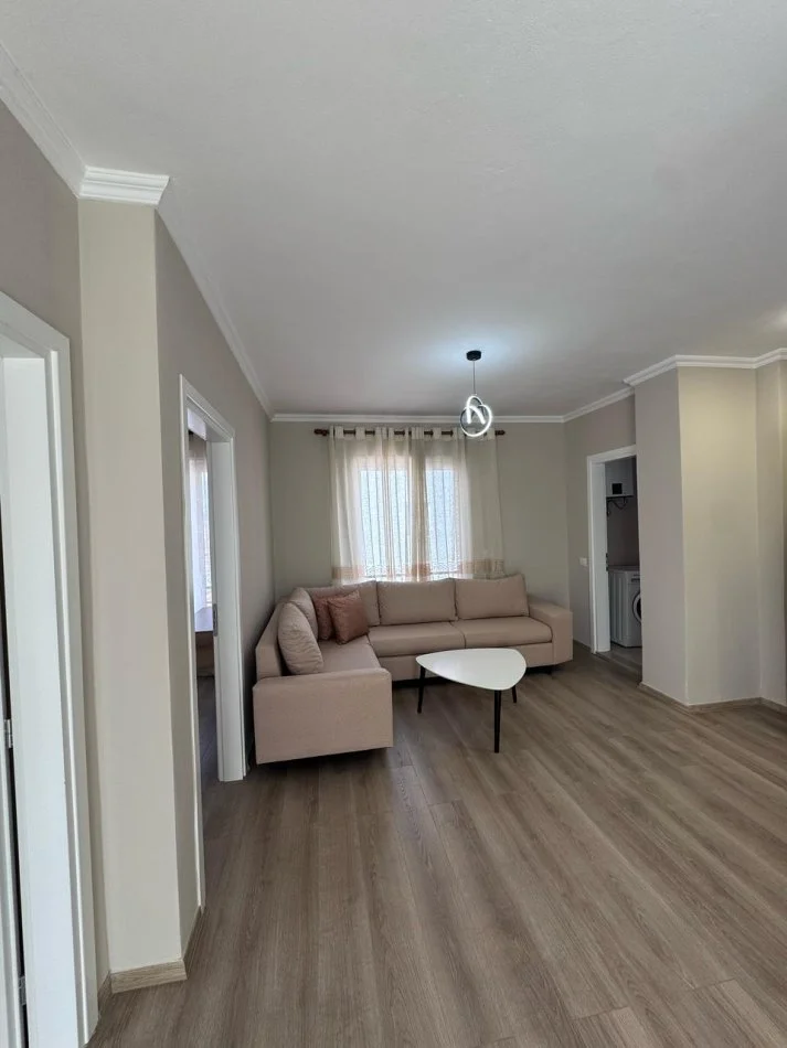 Tirane, jepet me qera apartament 2+1 Kati 5, 80 m² 500 € (Selite)