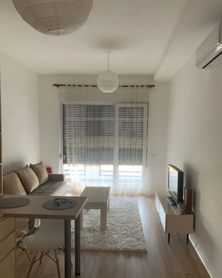 Tirane, jepet me qera apartament 1+1 Kati 11, 65 m² 550 € (Kompleksi Kontakt)