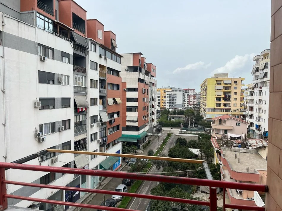 Tirane, shitet apartament Kati 4, 82 m² 110.000 € (Astir)