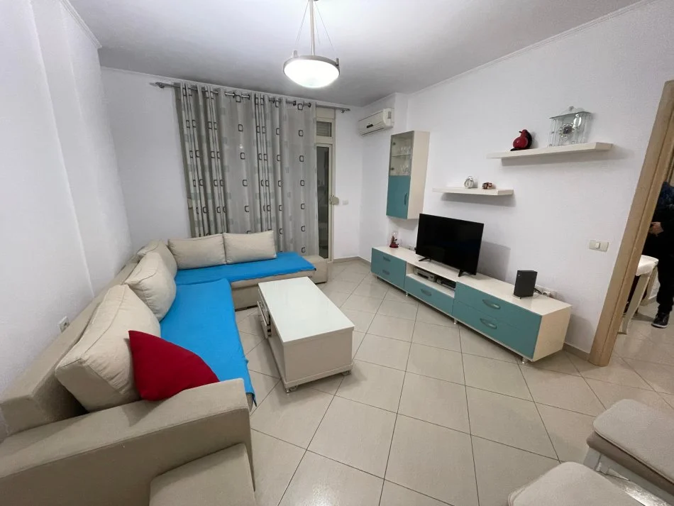 Tirane, jap me qera apartament 2+1+Ballkon Kati 7, 115 m² 700 € (Don Bosko)