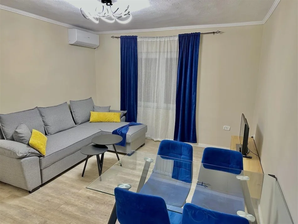 Tirane, jepet me qera apartament 1+1+Ballkon Kati 5, 60 m² 600 € (Shkolla e Baletit, prane Viva Market)