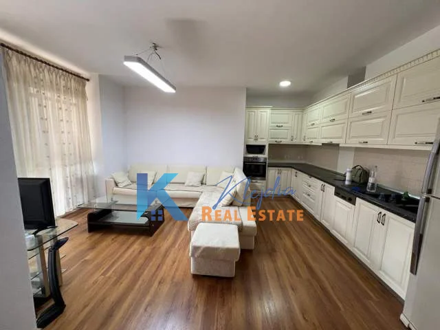 Tirane, jap me qera apartament 1+1+Ballkon Kati 5, 65 m² 500 € (afer Shkolles se Kuqe)