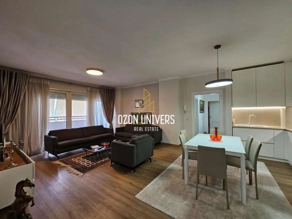 Tirane, shitet apartament 2+1+Ballkon Kati 10, 119 m² 320.000 € (Rruga Sami Frasheri,Liqeni i Tiranes)