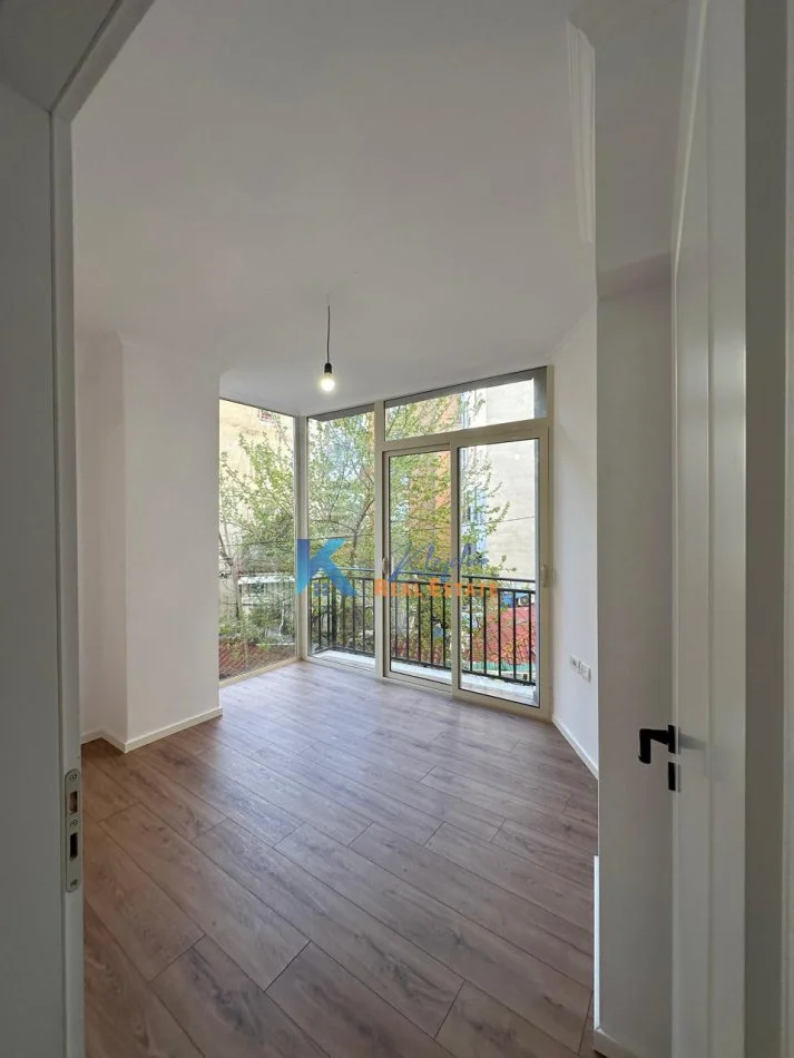 Tirane, shitet apartament 1+1 Kati 2, 43 m² 120.000 € (Prokuroria e Tiranes, Rruga Haxhi Hysen Dalliu)