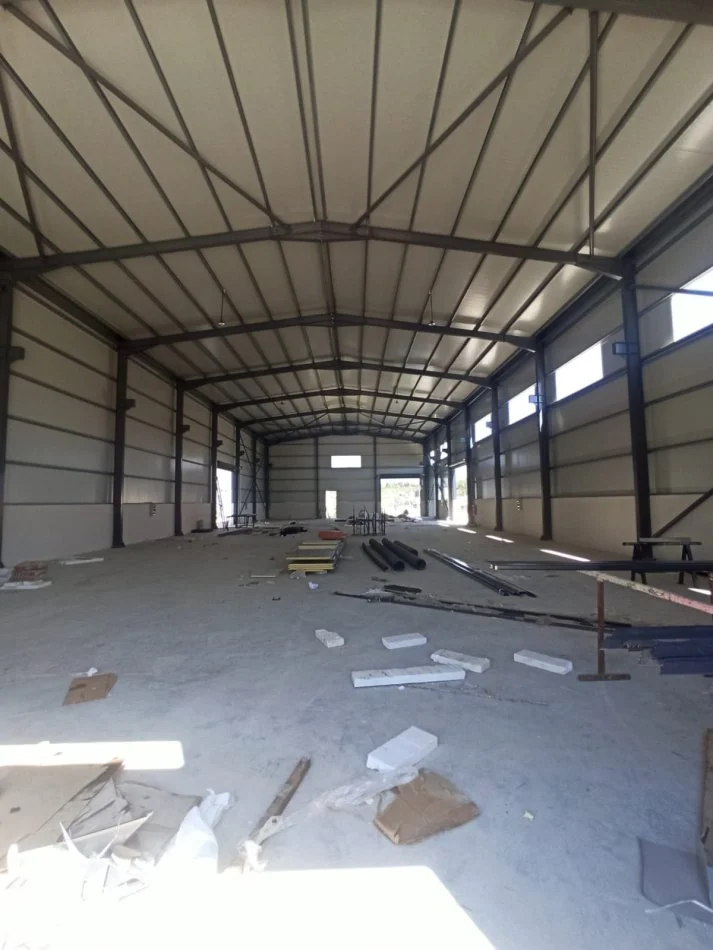 Tirane, jepet me qera magazine Kati 0, 770 m² 4.500 € (Autostrada Tirane Durres)