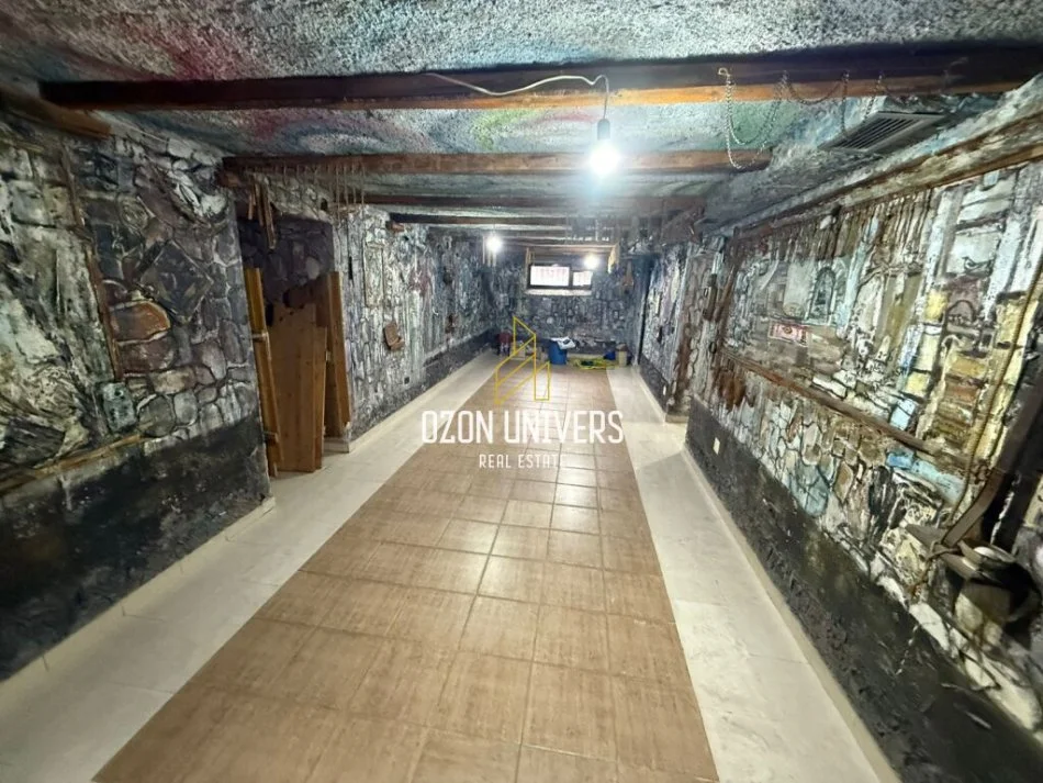 Tirane, jepet me qera ambjent biznesi Kati -1, 70 m² 600 € (Bllok)