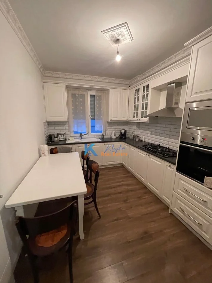 Tirane, jap me qera apartament 2+1+Aneks Kati 2, 110 m² 650 € (Selite, afer Universitetit Marin Barleti)