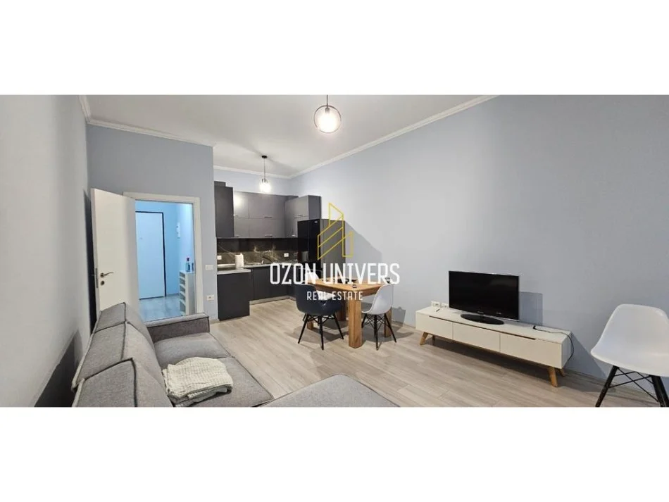 Tirane, jepet me qera apartament 1+1 Kati 8, 70 m² 600 € (Square21, Rruga E Kavajes)