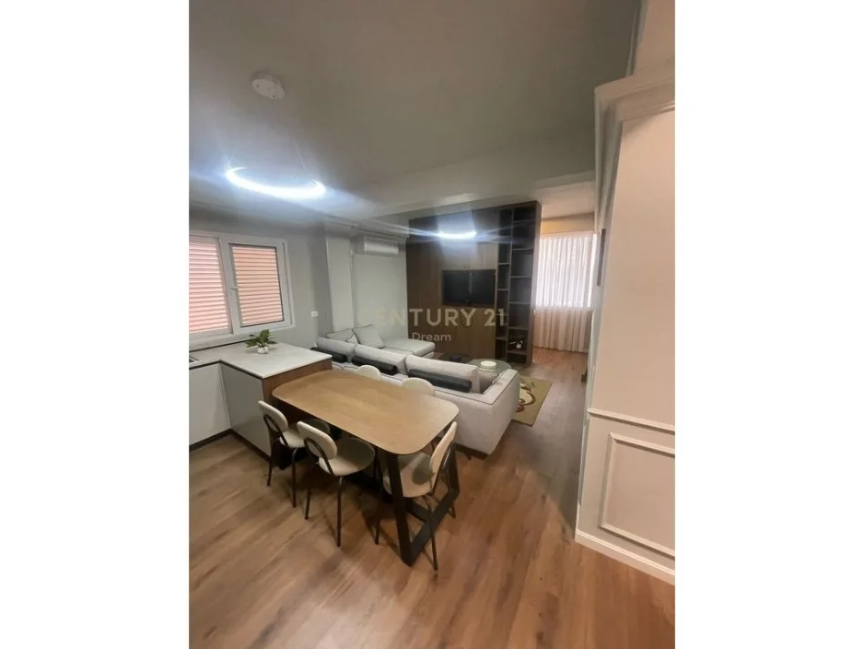 Tirane, jepet me qera apartament 2+1 Kati 1, 113 m² 600 € (Kodra e Priftit)