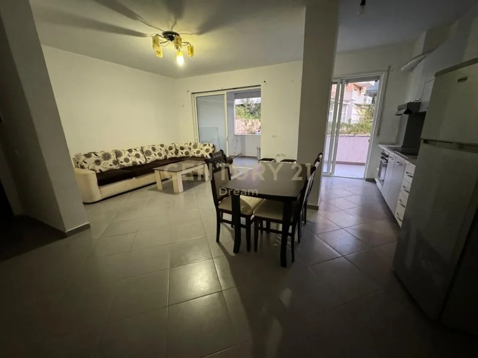 Tirane, shitet apartament 2+1 , 124 m² 180.000 € (Kopshti Botanik)